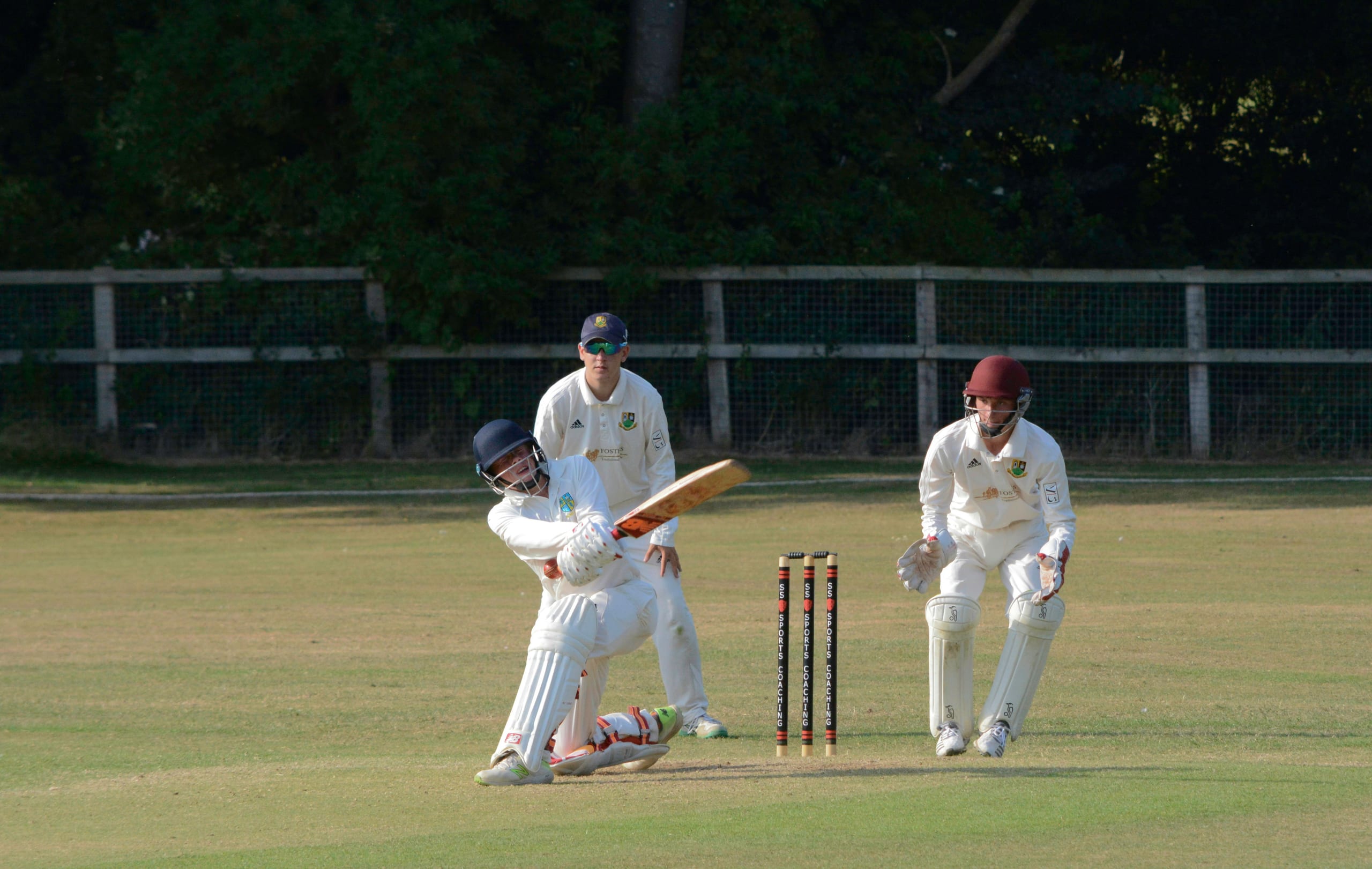 Academy Kashmir Willow Bat — Seasoned Kashmir willow for academy and club volume programmes, at school-size through to full.