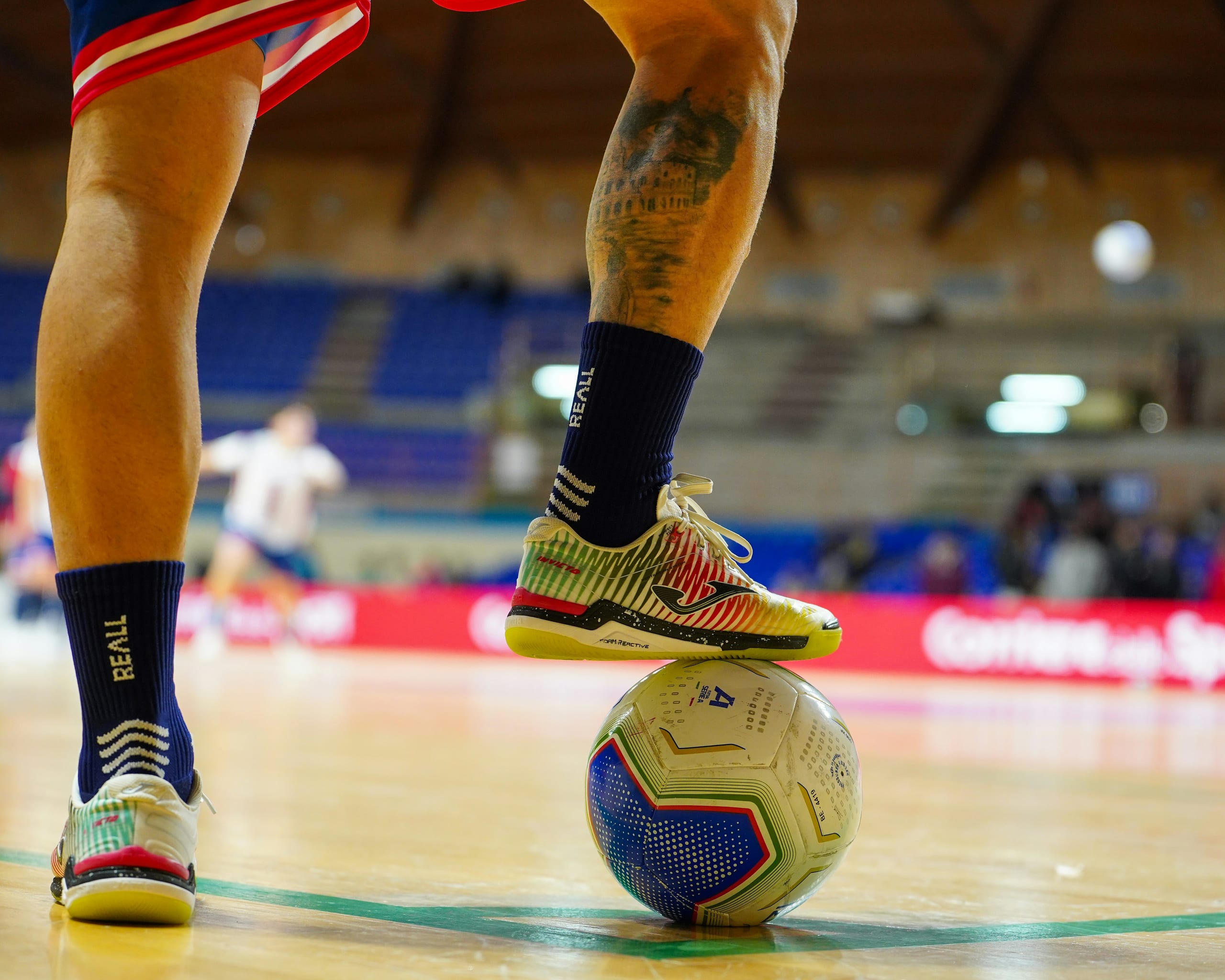Grip Resin-Ready Handball — 32-panel textured handball in resin-compatible PU, sizes 0 through 3.